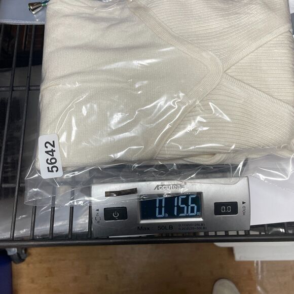 Abercrombie & Fitch off white Knit Ribbed Bodysuit Size L Long Sleeve V-Neck - Picture 8 of 8